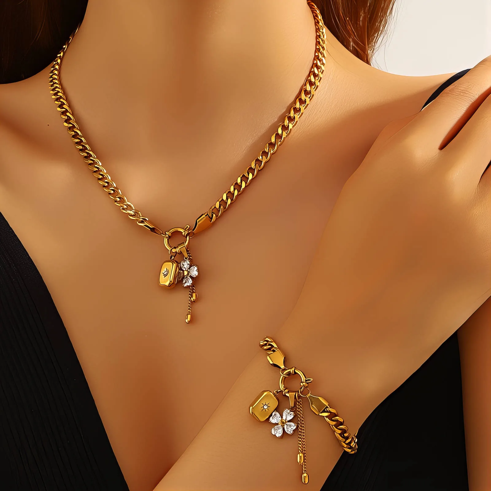 Colier cu charmuri placat cu aur 18K 2